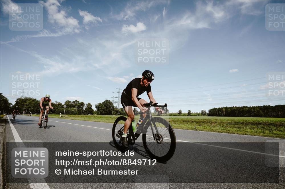 07.09.2025 - 19. Norderstedt Triathlon Michael Burmester http://msf.ph/oto/8849712 07.09.2025 14:04:23 Radfahren 400, 879, 996, 1026, 1462 meine-sportfotos.de