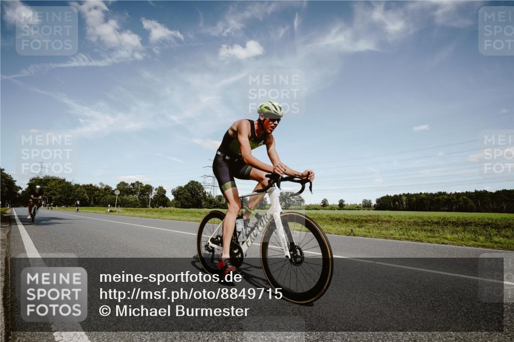 07.09.2025 - 19. Norderstedt Triathlon Michael Burmester http://msf.ph/oto/8849715 07.09.2025 14:04:24 Radfahren 400, 879, 996, 1026, 1462 meine-sportfotos.de