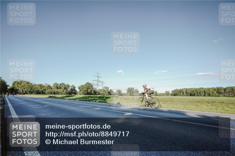 07.09.2025 - 19. Norderstedt Triathlon Michael Burmester http://msf.ph/oto/8849717 07.09.2025 16:16:46 Radfahren 1573 meine-sportfotos.de
