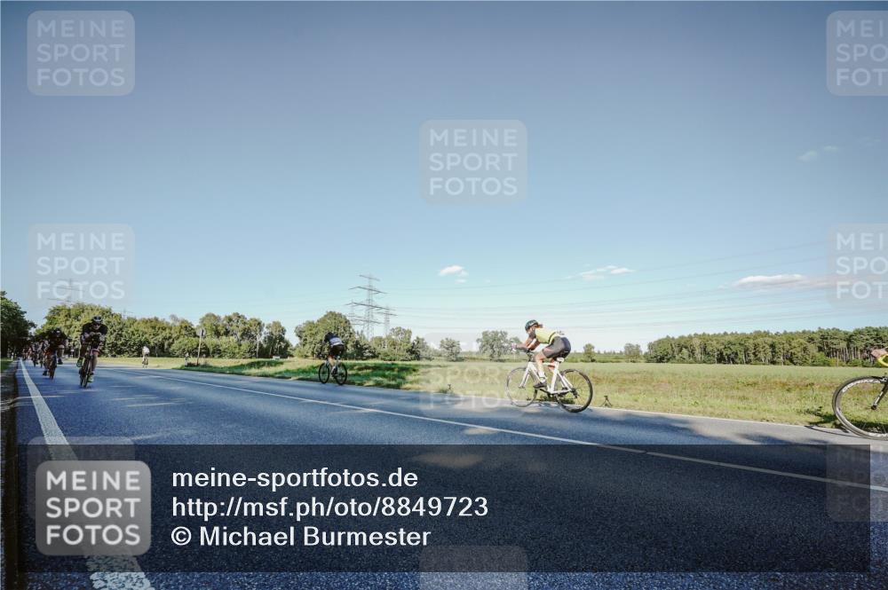 07.09.2025 - 19. Norderstedt Triathlon Michael Burmester http://msf.ph/oto/8849723 07.09.2025 16:16:50 Radfahren 903, 1077, 1411, 1581, 1630 meine-sportfotos.de