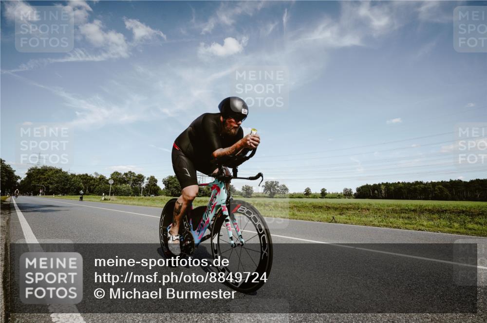 07.09.2025 - 19. Norderstedt Triathlon Michael Burmester http://msf.ph/oto/8849724 07.09.2025 14:04:37 Radfahren 1459 meine-sportfotos.de
