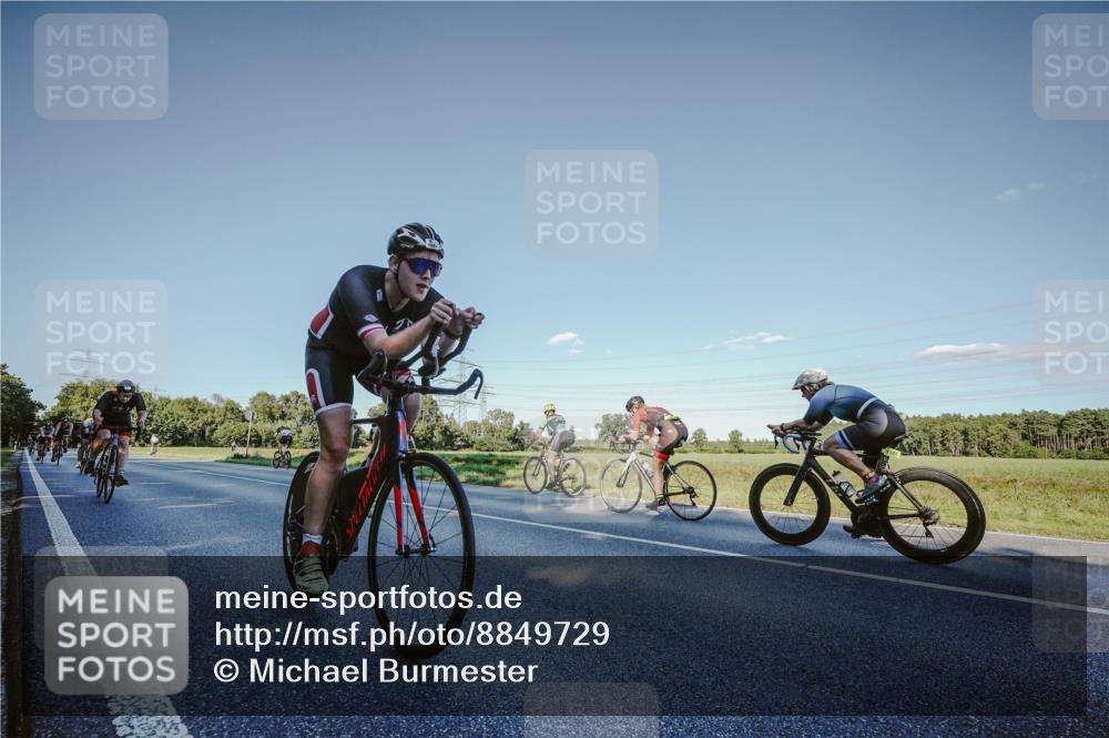 07.09.2025 - 19. Norderstedt Triathlon Michael Burmester http://msf.ph/oto/8849729 07.09.2025 16:16:51 Radfahren 903, 1077, 1411, 1581, 1630 meine-sportfotos.de
