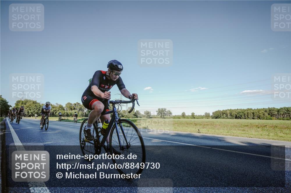 07.09.2025 - 19. Norderstedt Triathlon Michael Burmester http://msf.ph/oto/8849730 07.09.2025 16:16:52 Radfahren 903, 1077, 1411, 1581, 1630 meine-sportfotos.de