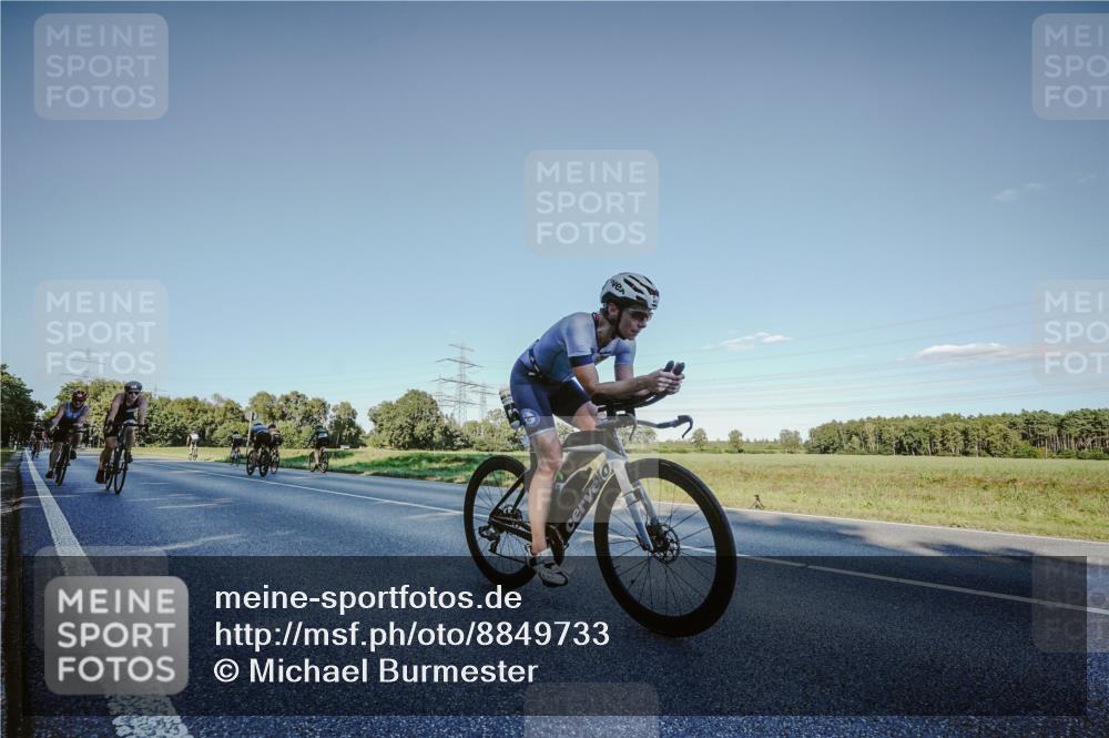 07.09.2025 - 19. Norderstedt Triathlon Michael Burmester http://msf.ph/oto/8849733 07.09.2025 16:16:53 Radfahren 903, 1077, 1411, 1464, 1581, 1630 meine-sportfotos.de