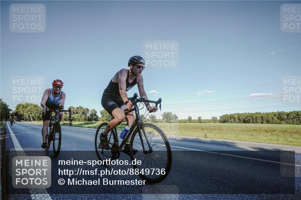 07.09.2025 - 19. Norderstedt Triathlon Michael Burmester http://msf.ph/oto/8849736 07.09.2025 16:16:53 Radfahren 903, 1077, 1411, 1464, 1581, 1630 meine-sportfotos.de