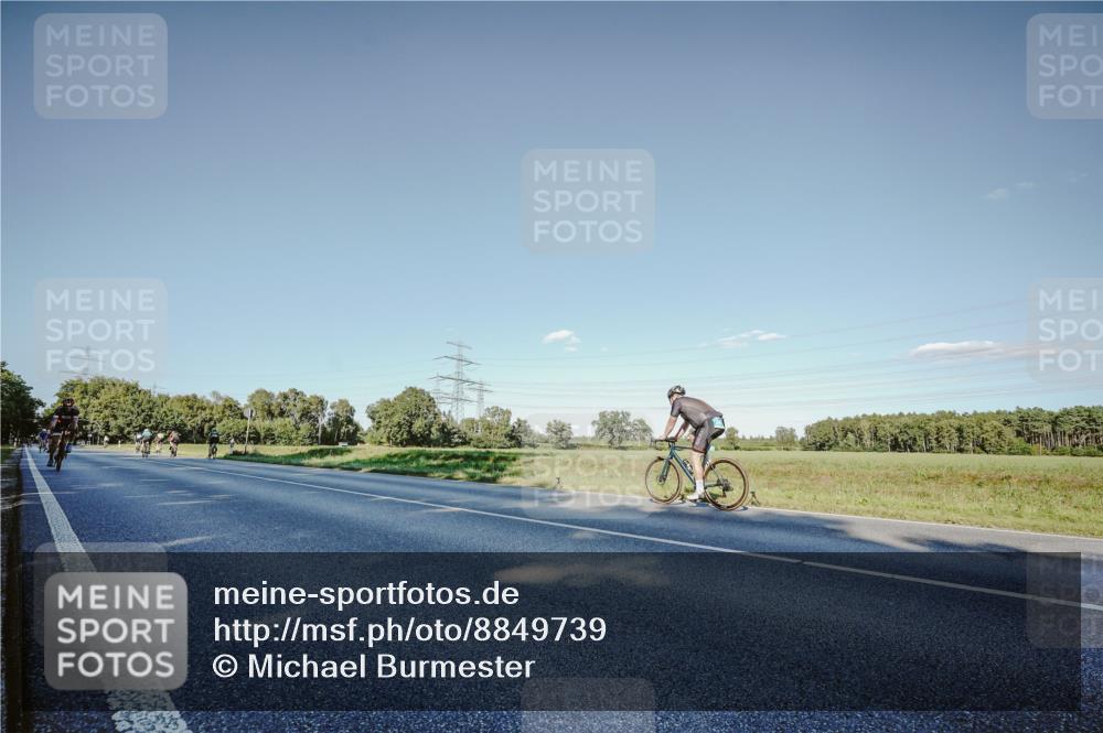 07.09.2025 - 19. Norderstedt Triathlon Michael Burmester http://msf.ph/oto/8849739 07.09.2025 16:16:55 Radfahren 503, 903, 1077, 1411, 1464, 1611, 1630 meine-sportfotos.de