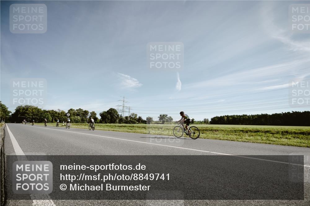 07.09.2025 - 19. Norderstedt Triathlon Michael Burmester http://msf.ph/oto/8849741 07.09.2025 10:33:41 Radfahren  meine-sportfotos.de