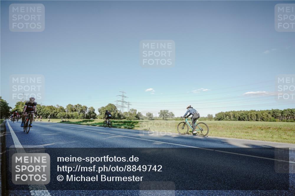 07.09.2025 - 19. Norderstedt Triathlon Michael Burmester http://msf.ph/oto/8849742 07.09.2025 16:16:56 Radfahren 503, 1091, 1411, 1464, 1611, 1630 meine-sportfotos.de