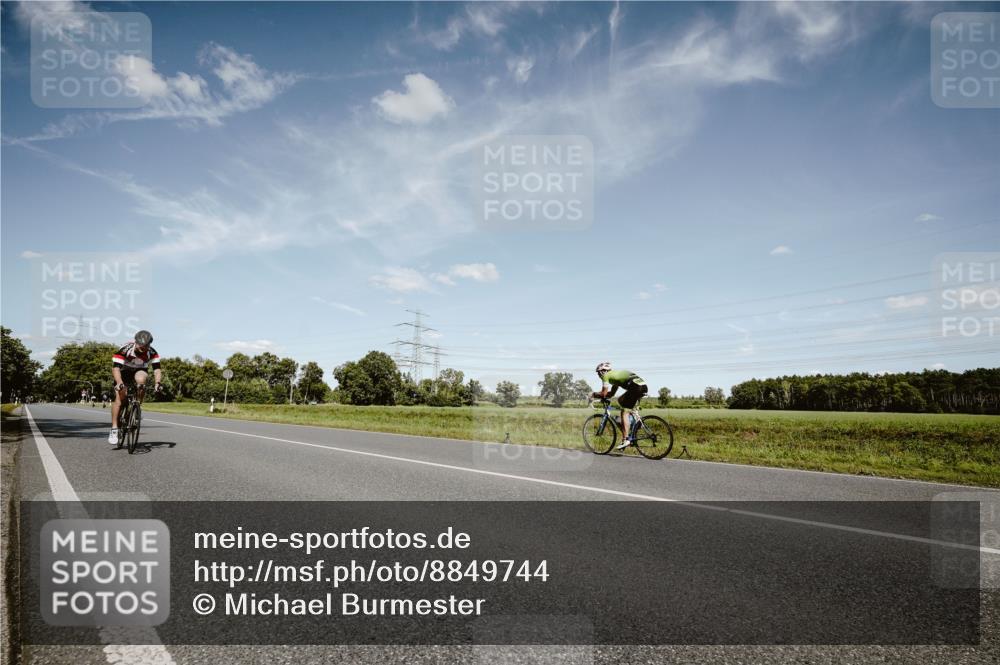 07.09.2025 - 19. Norderstedt Triathlon Michael Burmester http://msf.ph/oto/8849744 07.09.2025 14:05:17 Radfahren 427 meine-sportfotos.de