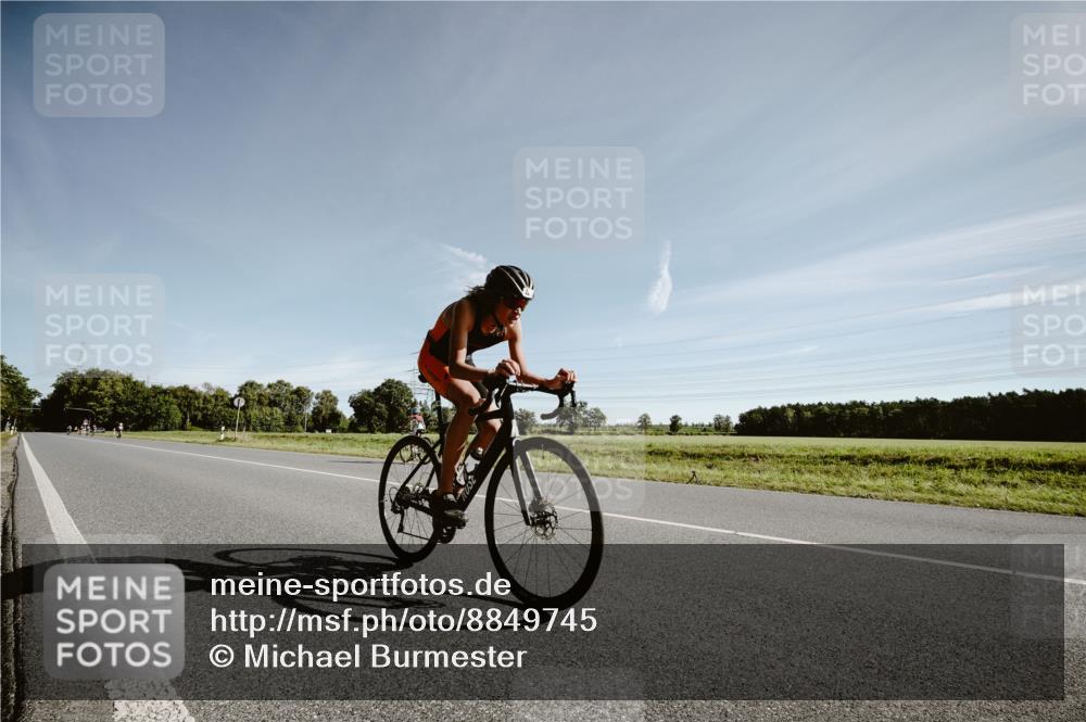 07.09.2025 - 19. Norderstedt Triathlon Michael Burmester http://msf.ph/oto/8849745 07.09.2025 10:35:09 Radfahren 646 meine-sportfotos.de