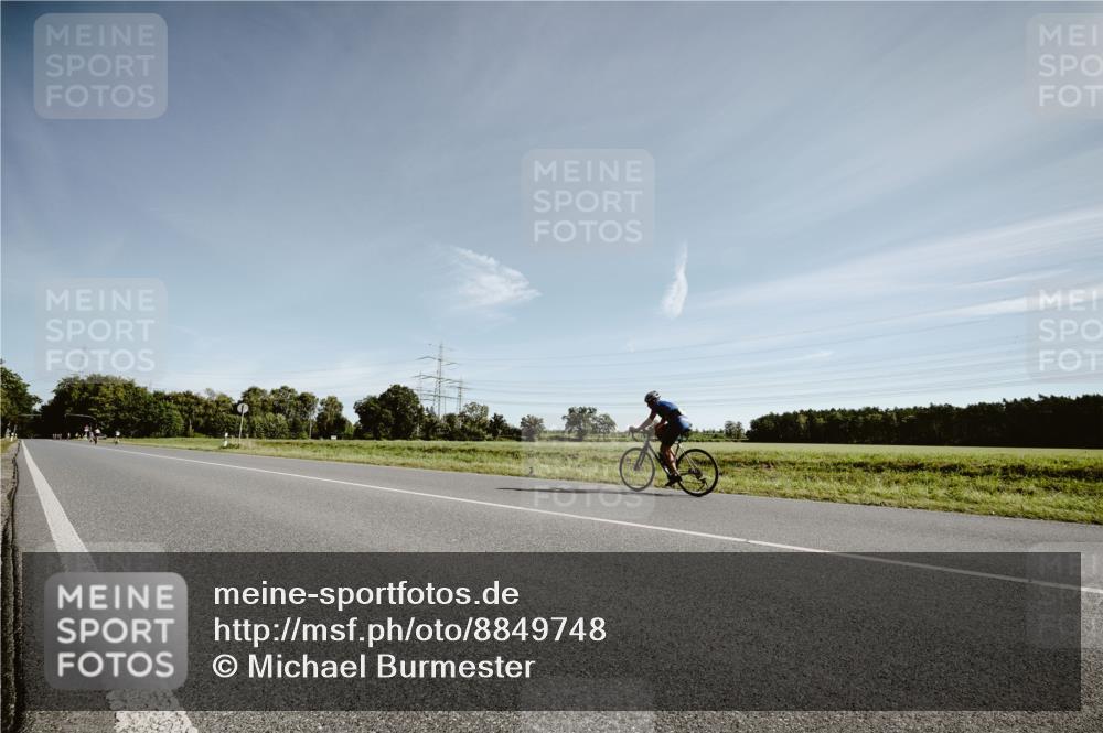 07.09.2025 - 19. Norderstedt Triathlon Michael Burmester http://msf.ph/oto/8849748 07.09.2025 10:35:20 Radfahren  meine-sportfotos.de