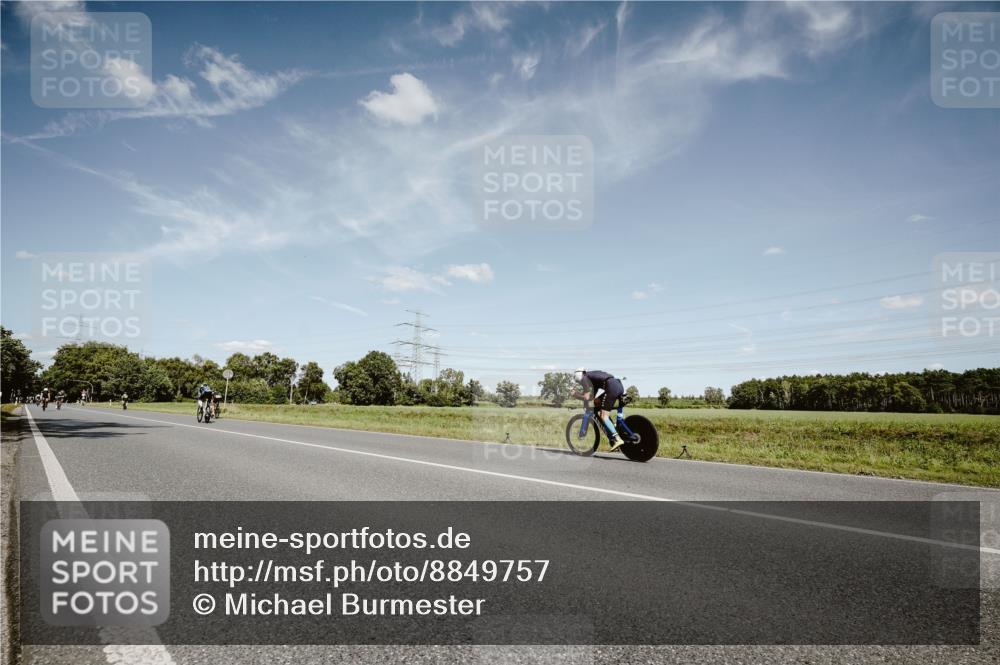 07.09.2025 - 19. Norderstedt Triathlon Michael Burmester http://msf.ph/oto/8849757 07.09.2025 14:05:26 Radfahren  meine-sportfotos.de