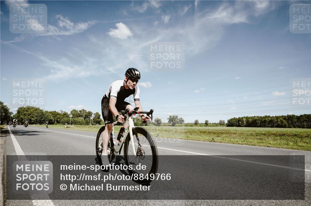 07.09.2025 - 19. Norderstedt Triathlon Michael Burmester http://msf.ph/oto/8849766 07.09.2025 14:05:39 Radfahren 364, 373, 420 meine-sportfotos.de