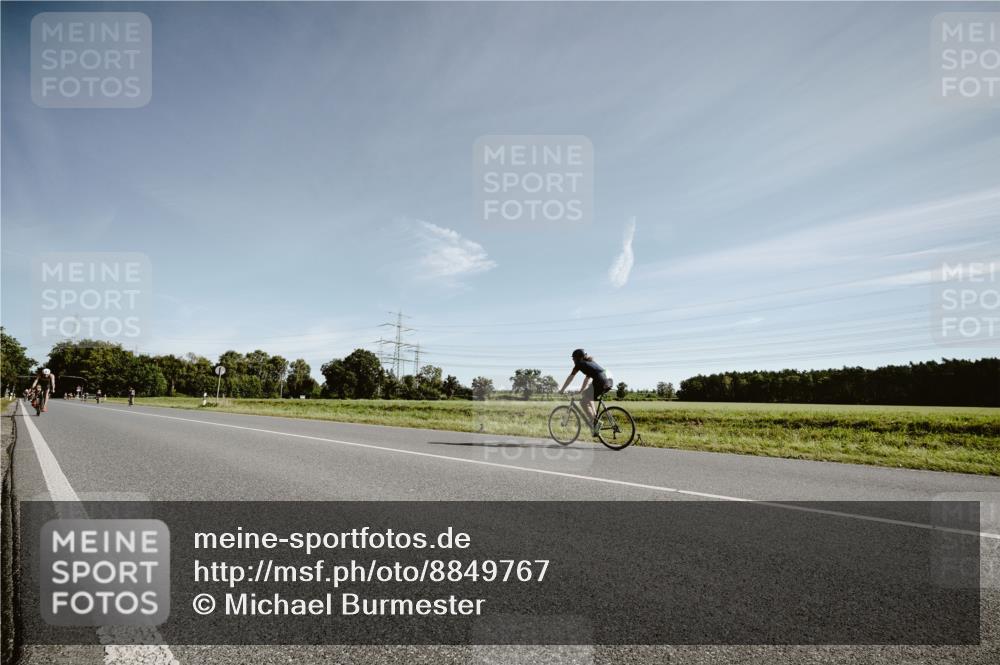 07.09.2025 - 19. Norderstedt Triathlon Michael Burmester http://msf.ph/oto/8849767 07.09.2025 10:35:44 Radfahren 654, 677 meine-sportfotos.de