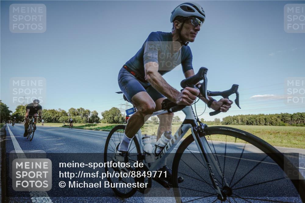 07.09.2025 - 19. Norderstedt Triathlon Michael Burmester http://msf.ph/oto/8849771 07.09.2025 16:17:05 Radfahren 376, 396, 902, 1448, 1512, 1609 meine-sportfotos.de