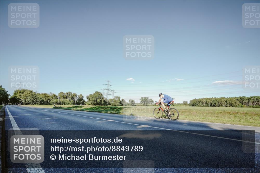 07.09.2025 - 19. Norderstedt Triathlon Michael Burmester http://msf.ph/oto/8849789 07.09.2025 16:17:16 Radfahren 924, 1460, 1569 meine-sportfotos.de