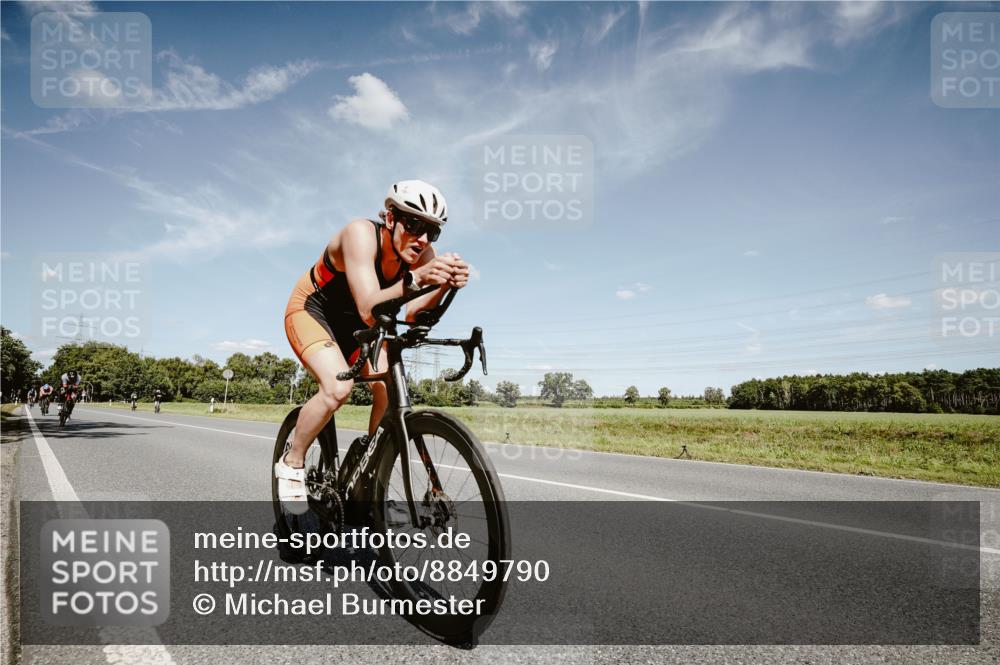 07.09.2025 - 19. Norderstedt Triathlon Michael Burmester http://msf.ph/oto/8849790 07.09.2025 14:05:54 Radfahren 1001, 1401 meine-sportfotos.de