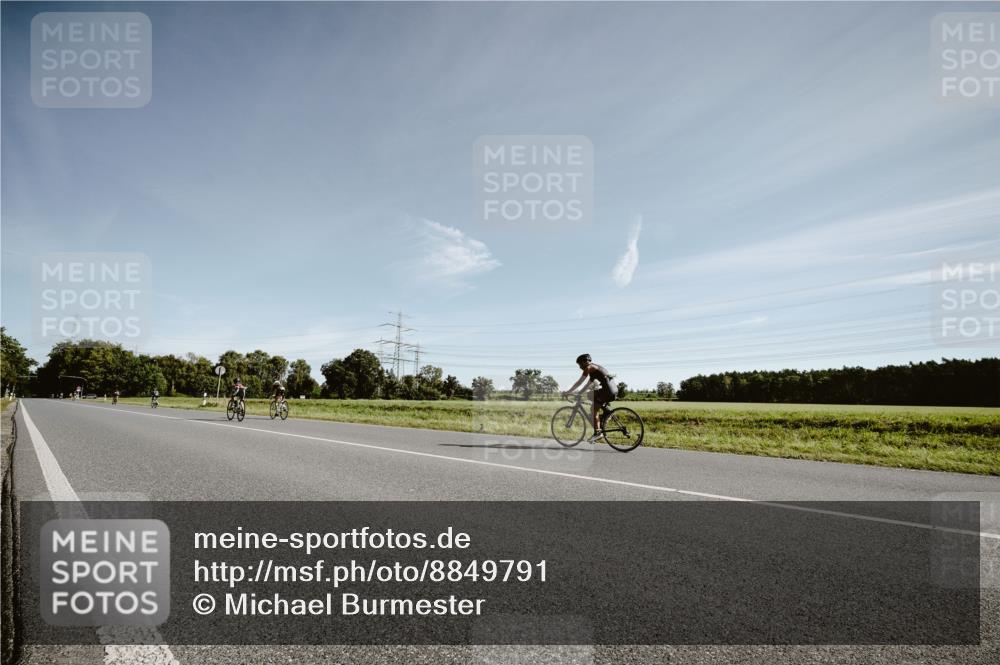 07.09.2025 - 19. Norderstedt Triathlon Michael Burmester http://msf.ph/oto/8849791 07.09.2025 10:35:56 Radfahren  meine-sportfotos.de