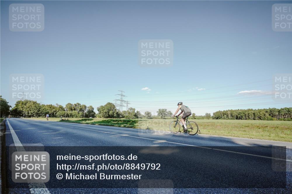 07.09.2025 - 19. Norderstedt Triathlon Michael Burmester http://msf.ph/oto/8849792 07.09.2025 16:17:21 Radfahren  meine-sportfotos.de