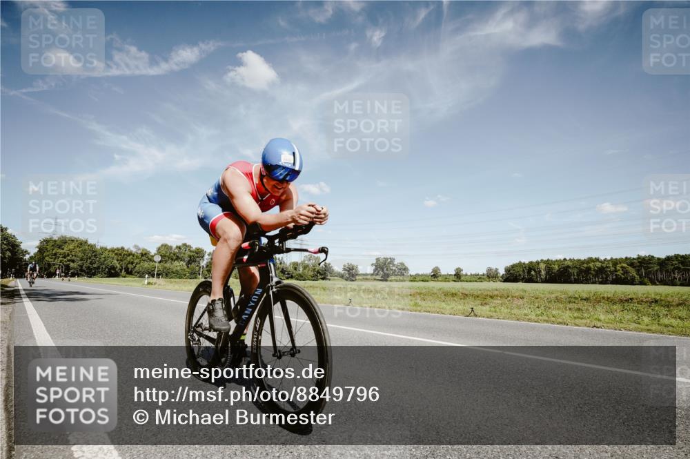 07.09.2025 - 19. Norderstedt Triathlon Michael Burmester http://msf.ph/oto/8849796 07.09.2025 14:05:58 Radfahren 382, 1022, 1401 meine-sportfotos.de