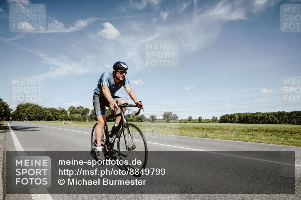 07.09.2025 - 19. Norderstedt Triathlon Michael Burmester http://msf.ph/oto/8849799 07.09.2025 14:06:01 Radfahren 382, 1022 meine-sportfotos.de