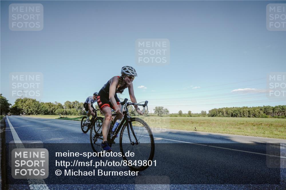 07.09.2025 - 19. Norderstedt Triathlon Michael Burmester http://msf.ph/oto/8849801 07.09.2025 16:17:30 Radfahren 1072, 1095, 1407 meine-sportfotos.de