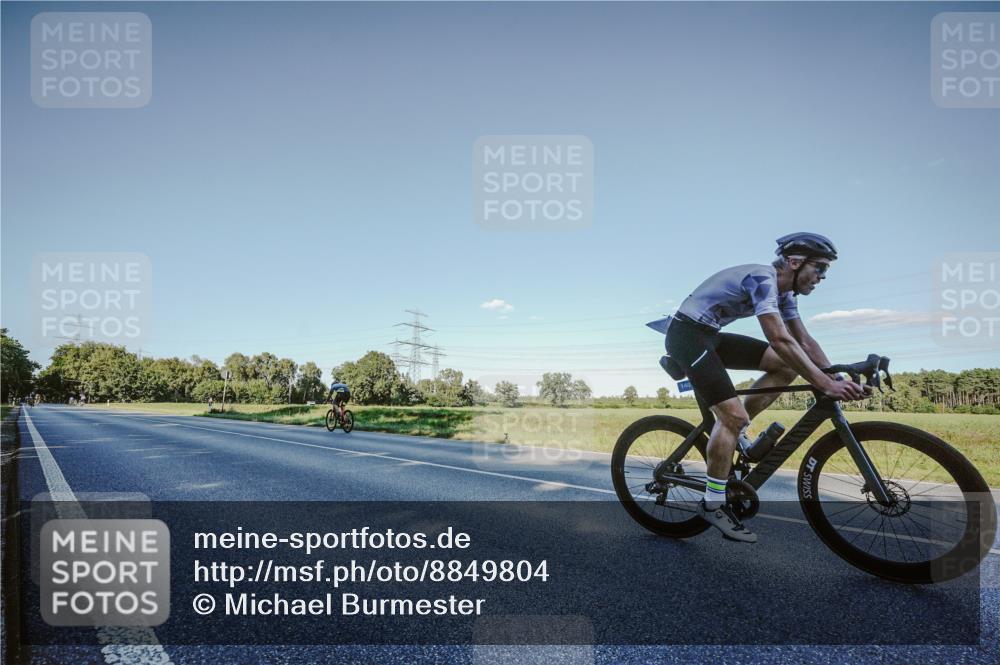 07.09.2025 - 19. Norderstedt Triathlon Michael Burmester http://msf.ph/oto/8849804 07.09.2025 16:17:31 Radfahren 1072, 1095, 1407 meine-sportfotos.de