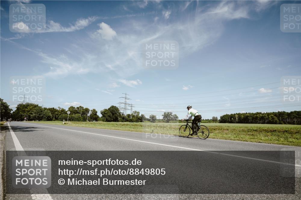 07.09.2025 - 19. Norderstedt Triathlon Michael Burmester http://msf.ph/oto/8849805 07.09.2025 14:06:12 Radfahren  meine-sportfotos.de