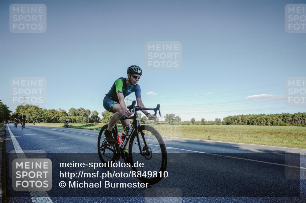 07.09.2025 - 19. Norderstedt Triathlon Michael Burmester http://msf.ph/oto/8849810 07.09.2025 16:17:38 Radfahren 362, 864, 918, 1084 meine-sportfotos.de