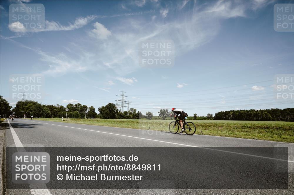 07.09.2025 - 19. Norderstedt Triathlon Michael Burmester http://msf.ph/oto/8849811 07.09.2025 14:06:20 Radfahren 398, 981 meine-sportfotos.de