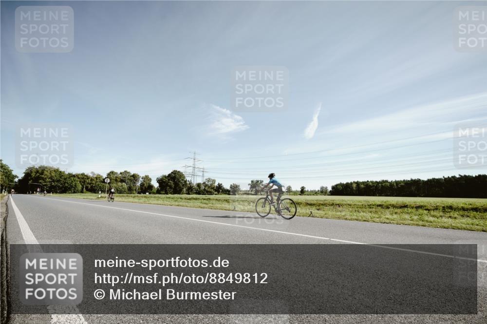 07.09.2025 - 19. Norderstedt Triathlon Michael Burmester http://msf.ph/oto/8849812 07.09.2025 10:36:28 Radfahren 645, 664 meine-sportfotos.de