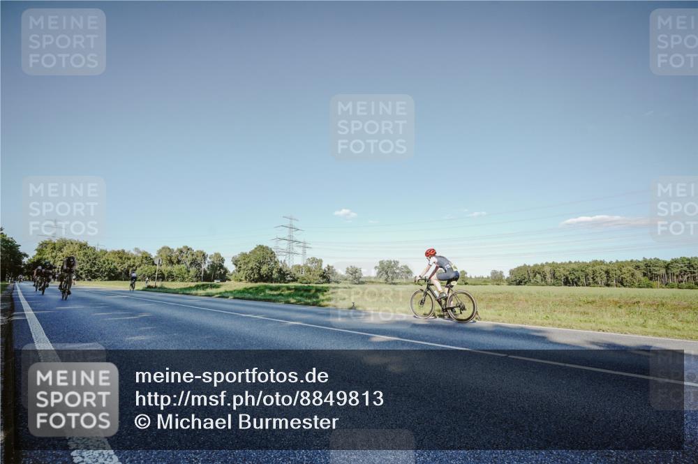 07.09.2025 - 19. Norderstedt Triathlon Michael Burmester http://msf.ph/oto/8849813 07.09.2025 16:17:38 Radfahren 362, 864, 918, 1084 meine-sportfotos.de
