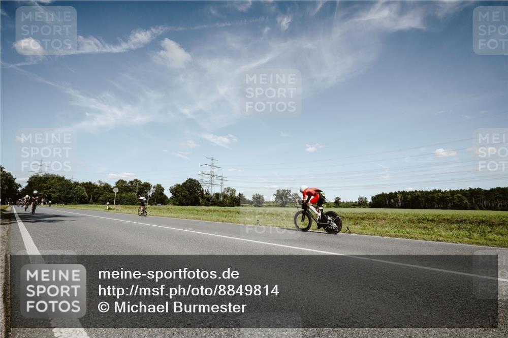 07.09.2025 - 19. Norderstedt Triathlon Michael Burmester http://msf.ph/oto/8849814 07.09.2025 14:06:21 Radfahren 398, 981, 993 meine-sportfotos.de