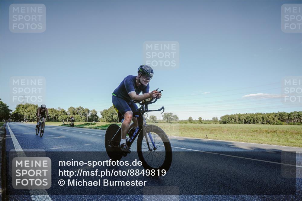 07.09.2025 - 19. Norderstedt Triathlon Michael Burmester http://msf.ph/oto/8849819 07.09.2025 16:17:41 Radfahren 362, 864, 918 meine-sportfotos.de