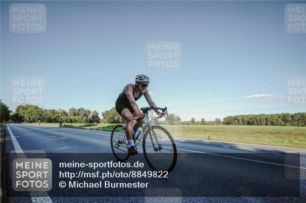 07.09.2025 - 19. Norderstedt Triathlon Michael Burmester http://msf.ph/oto/8849822 07.09.2025 16:17:41 Radfahren 362, 864, 918 meine-sportfotos.de
