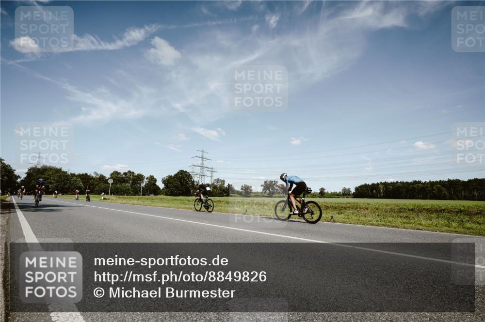 07.09.2025 - 19. Norderstedt Triathlon Michael Burmester http://msf.ph/oto/8849826 07.09.2025 14:06:24 Radfahren 398, 993, 1009 meine-sportfotos.de