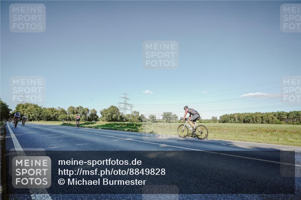 07.09.2025 - 19. Norderstedt Triathlon Michael Burmester http://msf.ph/oto/8849828 07.09.2025 16:17:48 Radfahren 944, 1588 meine-sportfotos.de