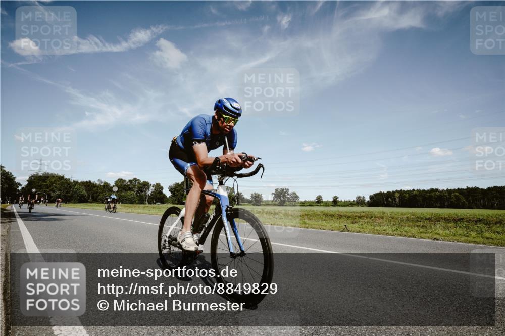 07.09.2025 - 19. Norderstedt Triathlon Michael Burmester http://msf.ph/oto/8849829 07.09.2025 14:06:26 Radfahren 398, 411, 993, 1009 meine-sportfotos.de