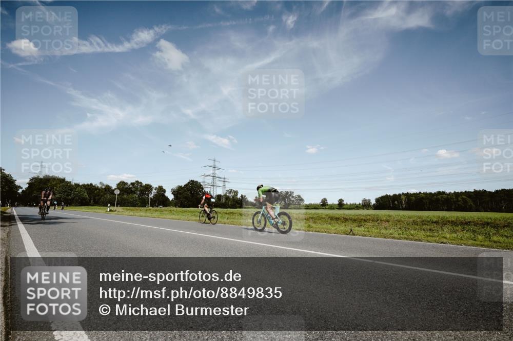 07.09.2025 - 19. Norderstedt Triathlon Michael Burmester http://msf.ph/oto/8849835 07.09.2025 14:06:29 Radfahren 411, 967, 1009 meine-sportfotos.de