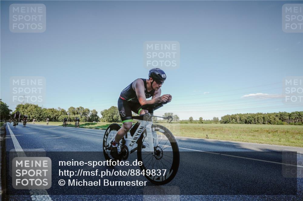 07.09.2025 - 19. Norderstedt Triathlon Michael Burmester http://msf.ph/oto/8849837 07.09.2025 16:17:52 Radfahren 944, 1046, 1534, 1588, 1602 meine-sportfotos.de