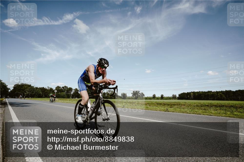 07.09.2025 - 19. Norderstedt Triathlon Michael Burmester http://msf.ph/oto/8849838 07.09.2025 14:06:31 Radfahren 411, 967 meine-sportfotos.de