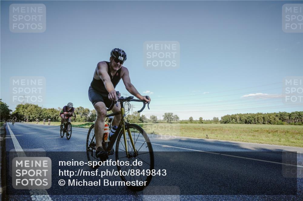 07.09.2025 - 19. Norderstedt Triathlon Michael Burmester http://msf.ph/oto/8849843 07.09.2025 16:17:54 Radfahren 1046, 1534, 1602 meine-sportfotos.de
