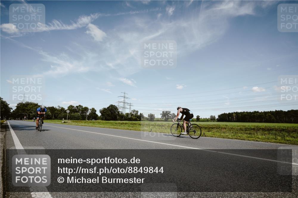 07.09.2025 - 19. Norderstedt Triathlon Michael Burmester http://msf.ph/oto/8849844 07.09.2025 14:06:39 Radfahren  meine-sportfotos.de