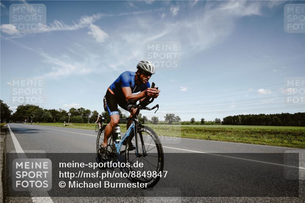 07.09.2025 - 19. Norderstedt Triathlon Michael Burmester http://msf.ph/oto/8849847 07.09.2025 14:06:40 Radfahren  meine-sportfotos.de