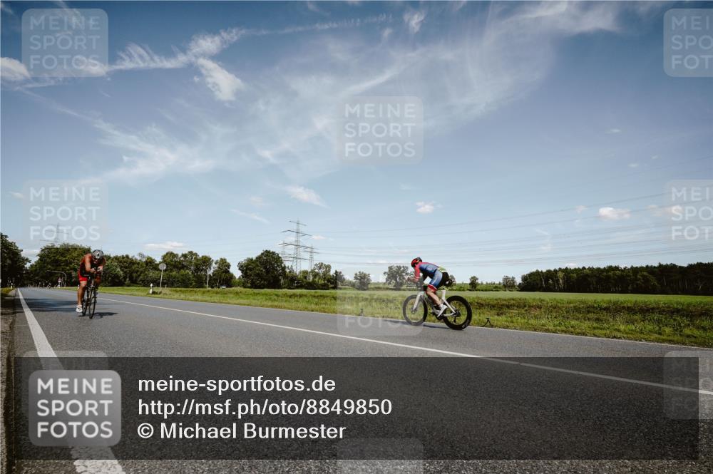 07.09.2025 - 19. Norderstedt Triathlon Michael Burmester http://msf.ph/oto/8849850 07.09.2025 14:06:53 Radfahren 984 meine-sportfotos.de