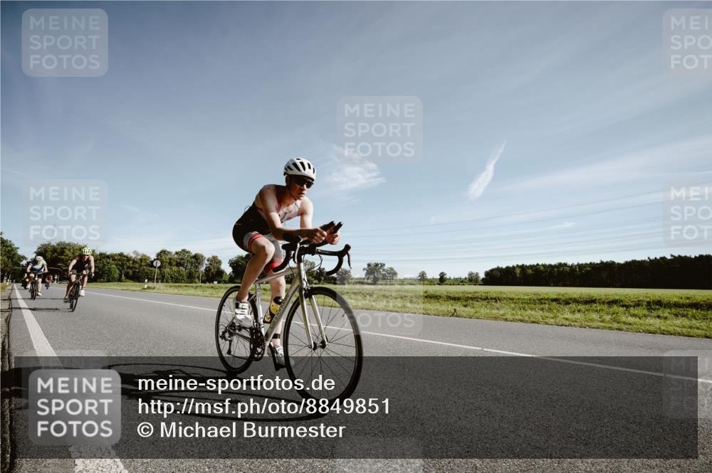 07.09.2025 - 19. Norderstedt Triathlon Michael Burmester http://msf.ph/oto/8849851 07.09.2025 10:37:51 Radfahren 68, 86, 648, 667, 1112 meine-sportfotos.de