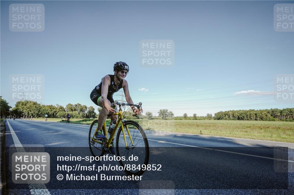 07.09.2025 - 19. Norderstedt Triathlon Michael Burmester http://msf.ph/oto/8849852 07.09.2025 16:17:58 Radfahren 1046, 1096 meine-sportfotos.de