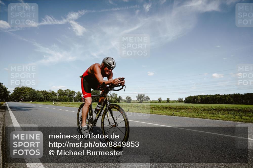 07.09.2025 - 19. Norderstedt Triathlon Michael Burmester http://msf.ph/oto/8849853 07.09.2025 14:06:54 Radfahren 984 meine-sportfotos.de