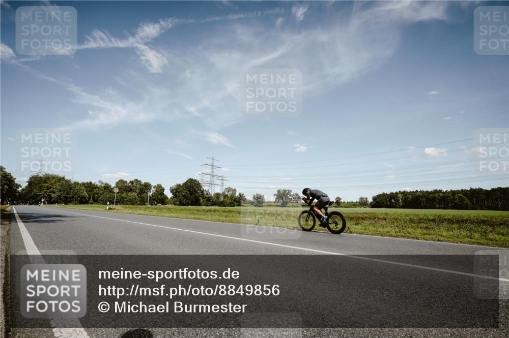 07.09.2025 - 19. Norderstedt Triathlon Michael Burmester http://msf.ph/oto/8849856 07.09.2025 14:07:03 Radfahren  meine-sportfotos.de