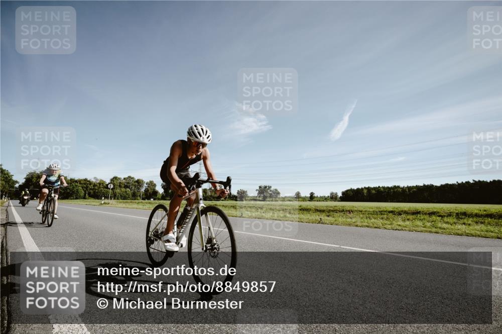 07.09.2025 - 19. Norderstedt Triathlon Michael Burmester http://msf.ph/oto/8849857 07.09.2025 10:37:53 Radfahren 68, 86, 648, 667, 1112 meine-sportfotos.de